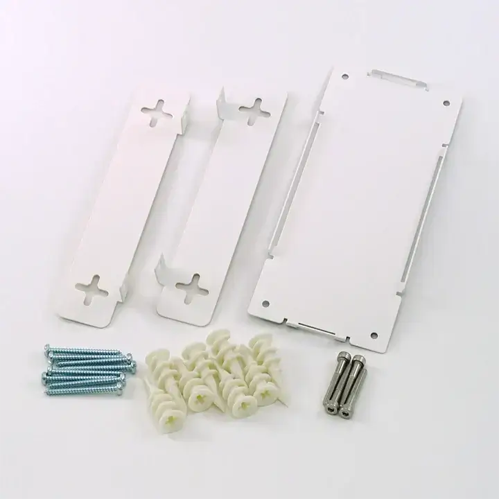 Netgate 4200/6100 Wandmontagesatz, komplett mit Schrauben, Halterungen und Dübeln. Ideal für sichere und stabile Installation.