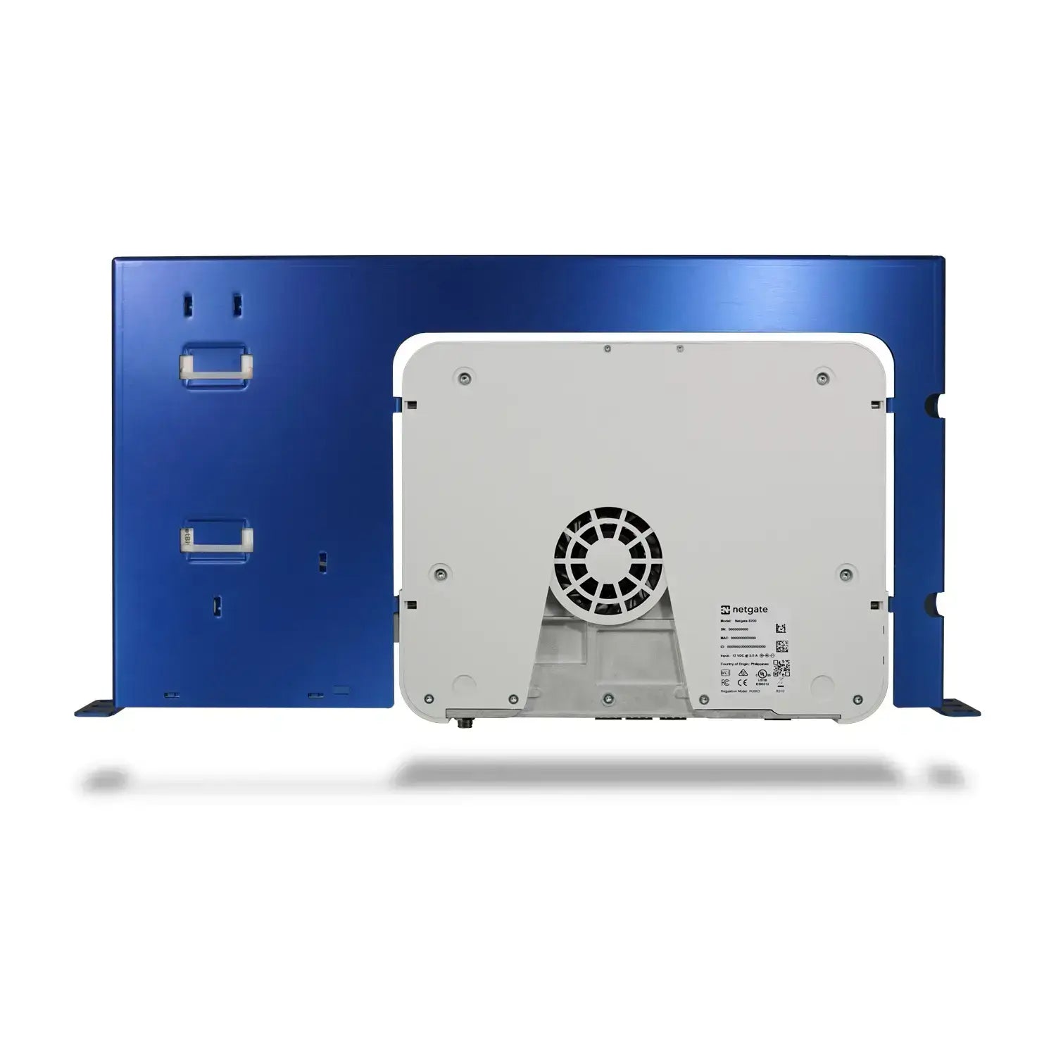 Netzwerksicherheitsgerät Netgate 8200, Rückansicht in blau und weiß, hochleistungsfähige Firewall für Unternehmen.